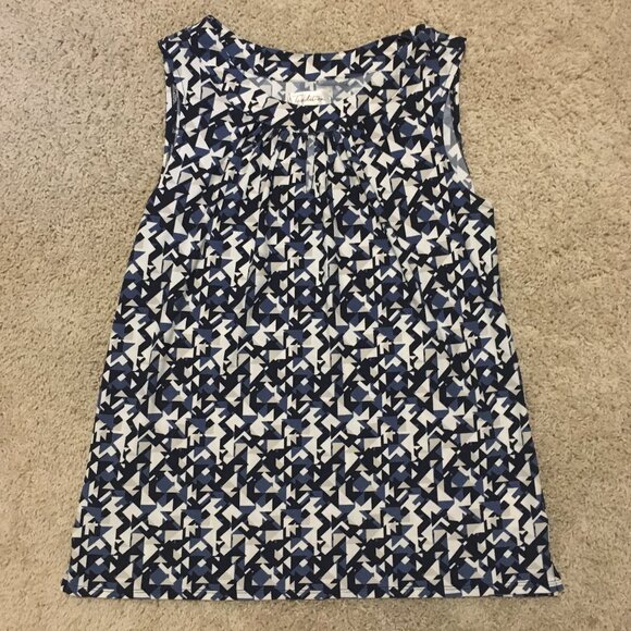 Geometric Stretchy Collar Pleated Tank Top - Picture 10 of 13